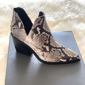 Vince Camuto Bootie